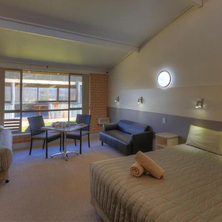 Tenterfield Motor Inn エクステリア 写真
