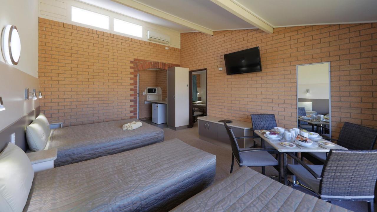 Tenterfield Motor Inn エクステリア 写真