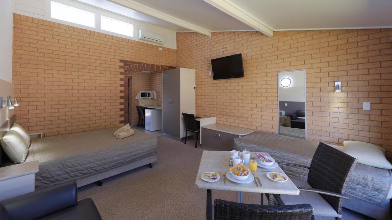 Tenterfield Motor Inn エクステリア 写真