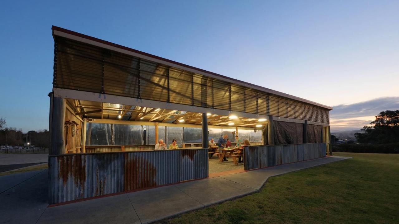 Tenterfield Motor Inn エクステリア 写真