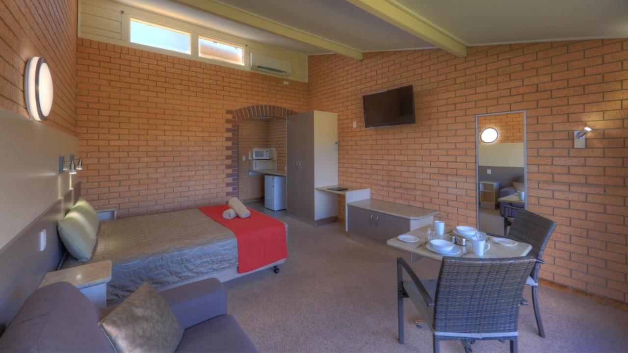 Tenterfield Motor Inn エクステリア 写真