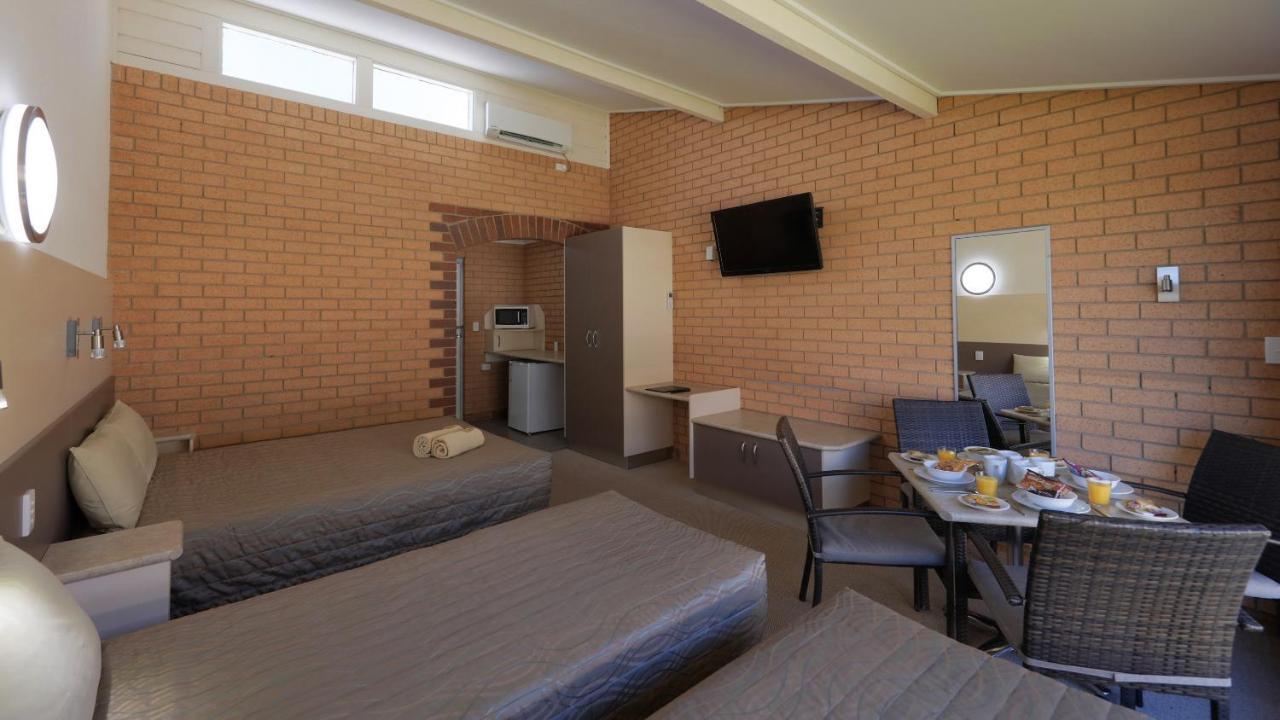 Tenterfield Motor Inn エクステリア 写真