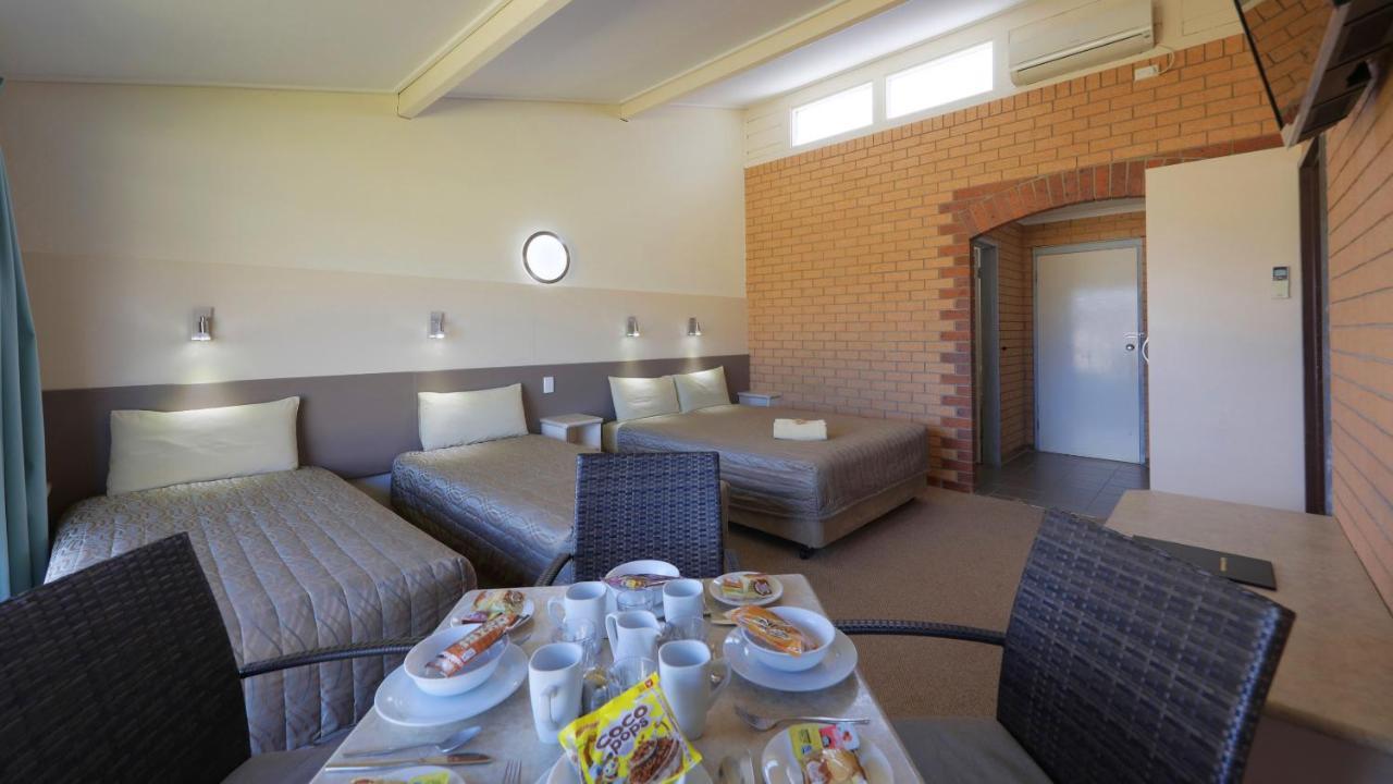 Tenterfield Motor Inn エクステリア 写真