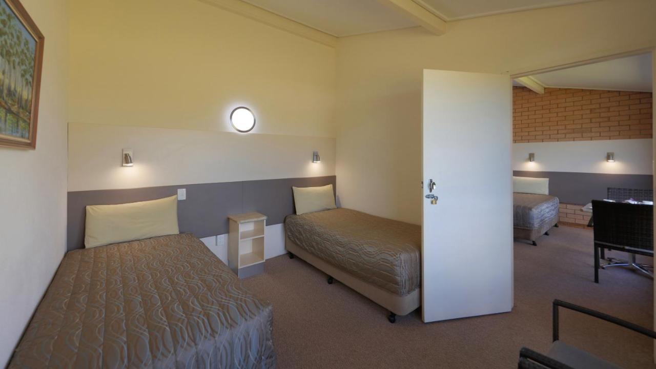 Tenterfield Motor Inn エクステリア 写真