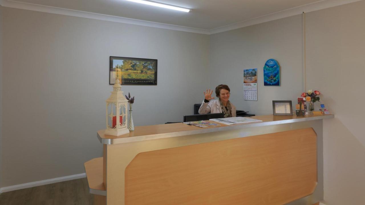 Tenterfield Motor Inn エクステリア 写真