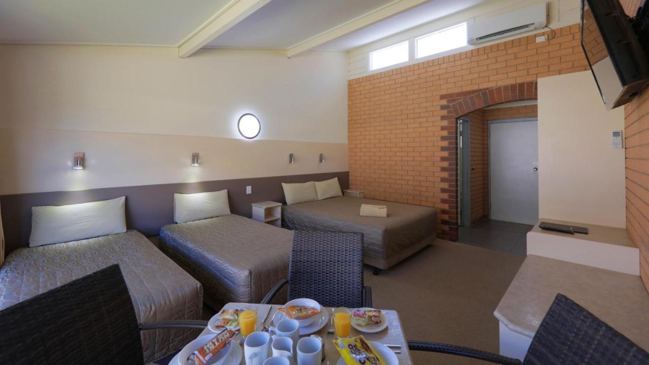 Tenterfield Motor Inn エクステリア 写真