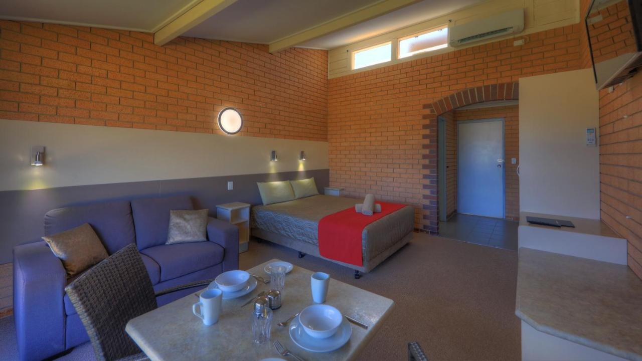 Tenterfield Motor Inn エクステリア 写真